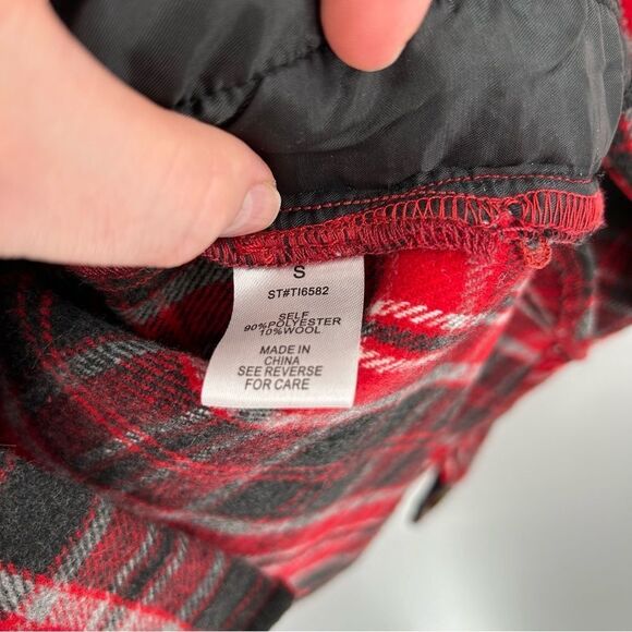 Women’s Better Be Red oversized Flannel Button Up Small - Picture 4 of 7